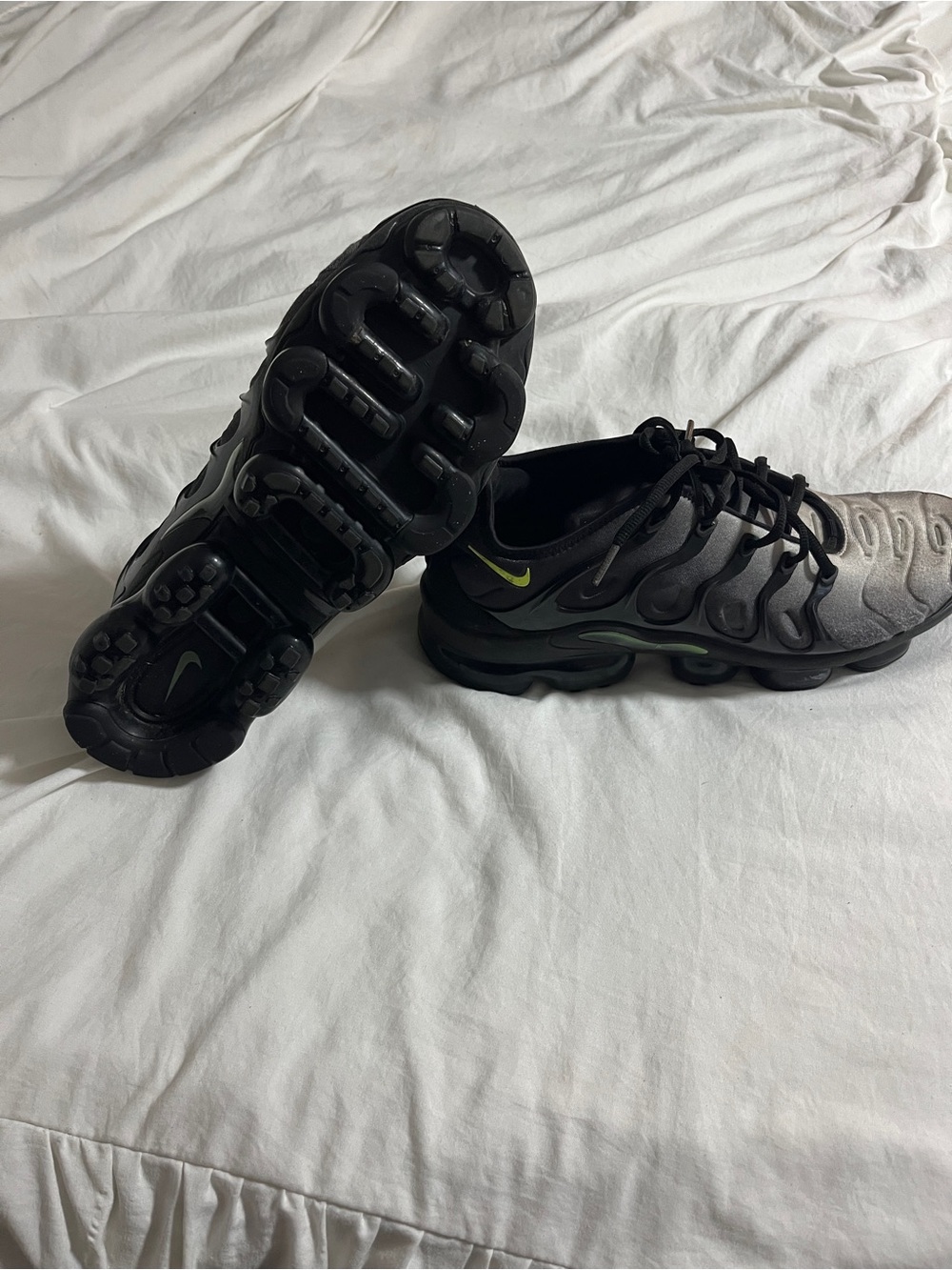 Nike Air VaporMax Plus Neon 95 Black Men's Size 10.5 Shoes Sneakers Running